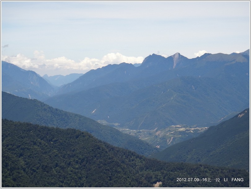 2012-07-13 11-29-10巴巴山看小劍佳陽山.JPG